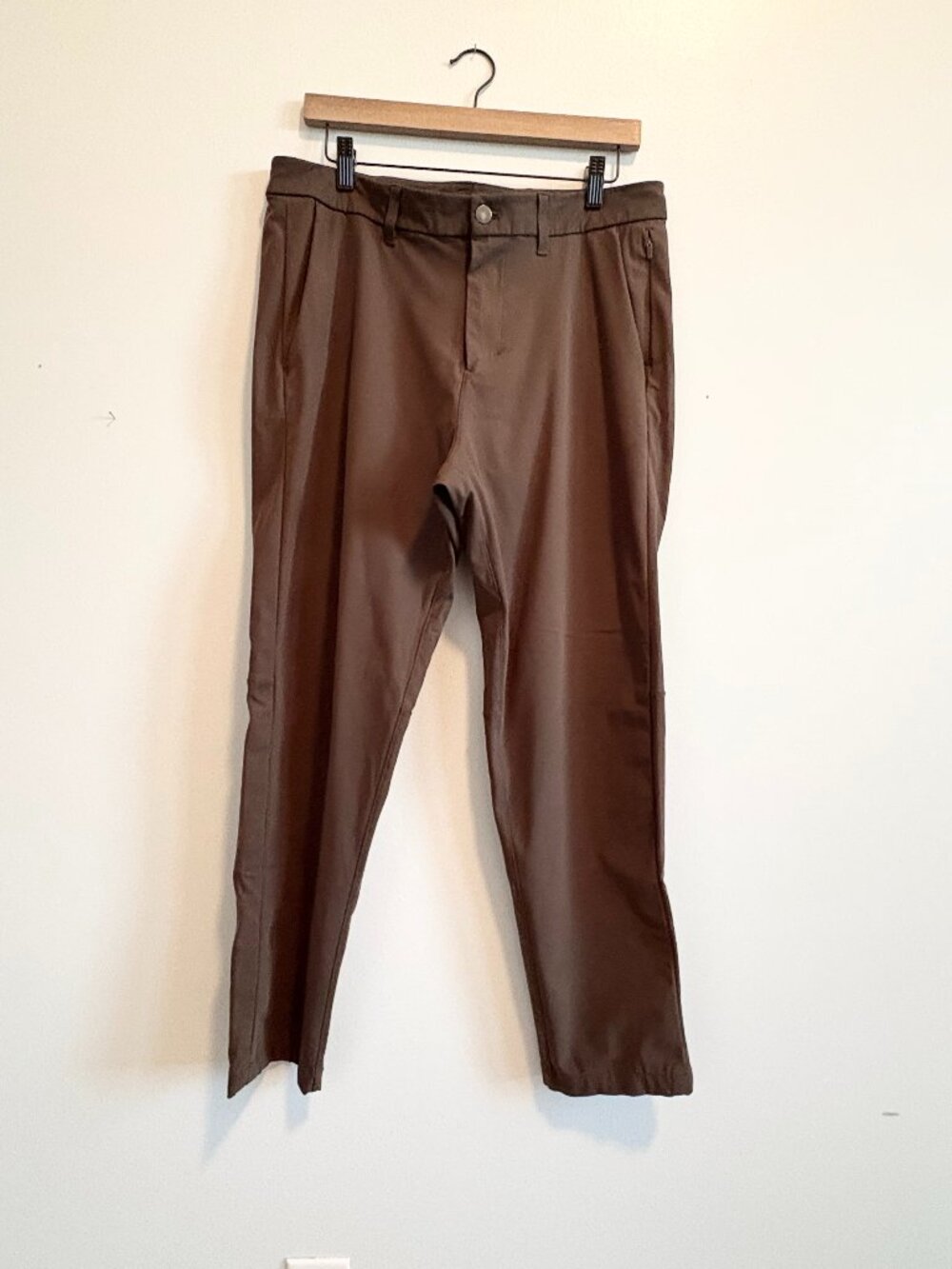 Lululemon Men’s Olive Green ABC/Commission Style Pants Size 33